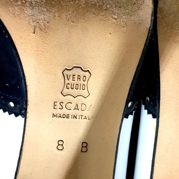Escada 8 to 7.5 Navy and White  wing tip Heels - Picture 11 of 11